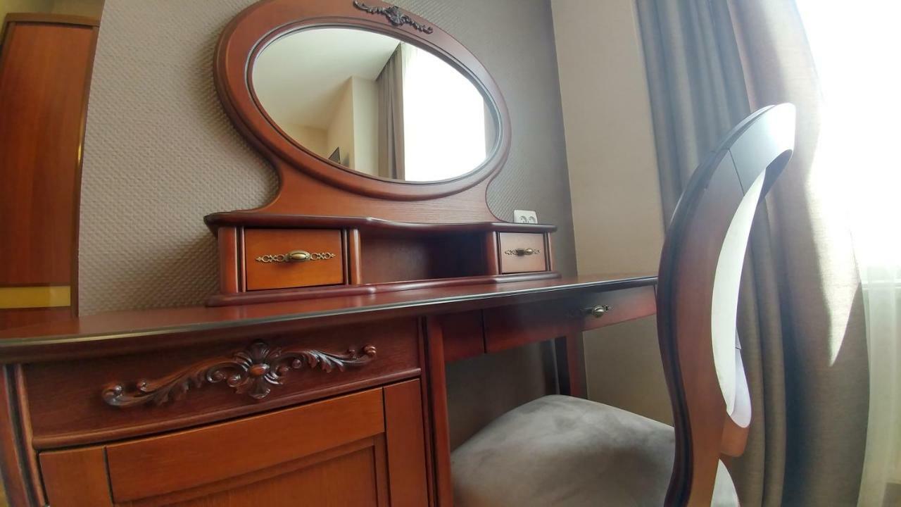 Hotel Meridian Brody Extérieur photo