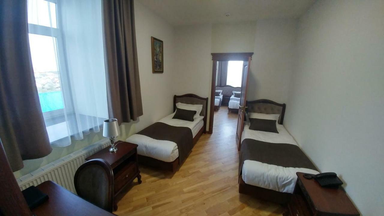 Hotel Meridian Brody Extérieur photo