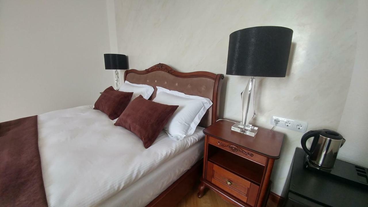 Hotel Meridian Brody Extérieur photo