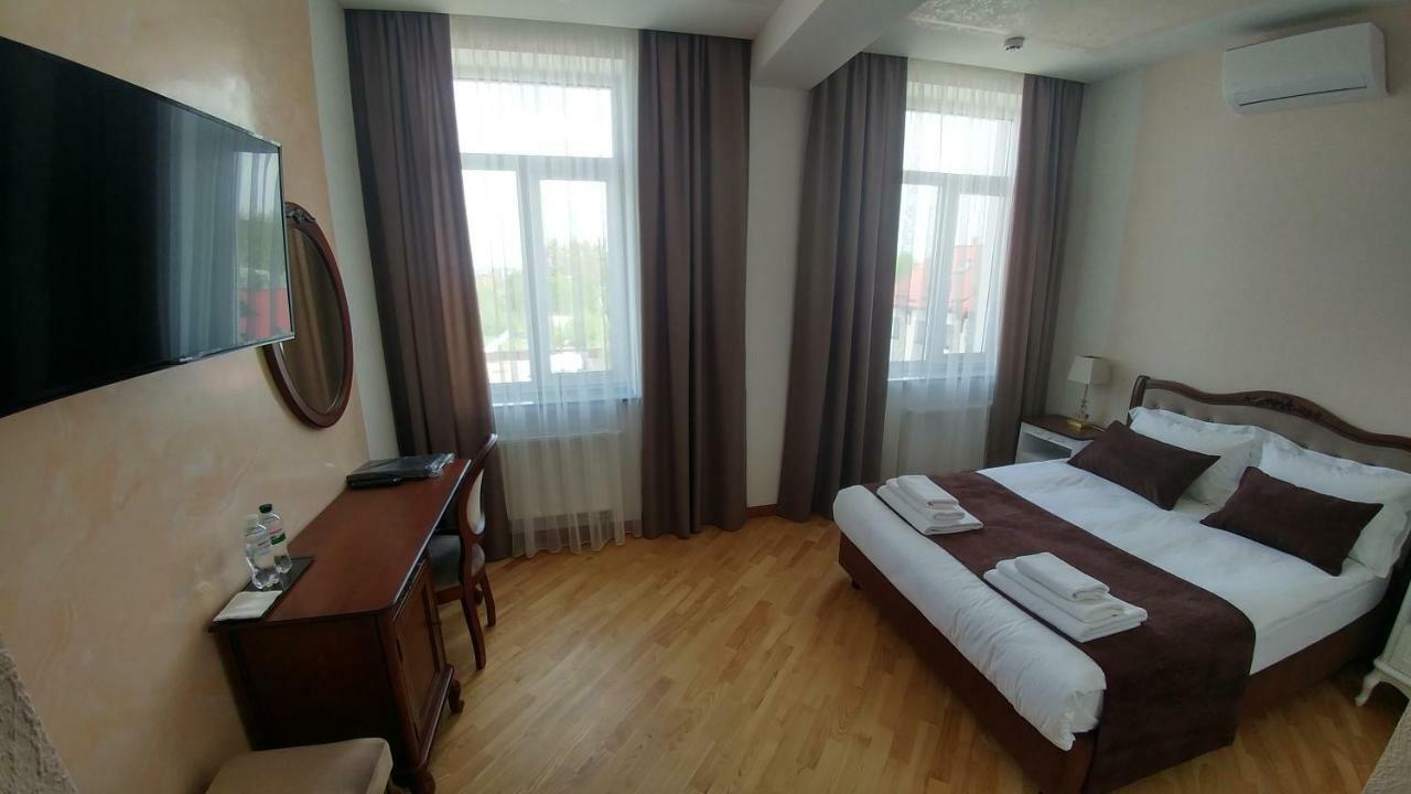 Hotel Meridian Brody Extérieur photo