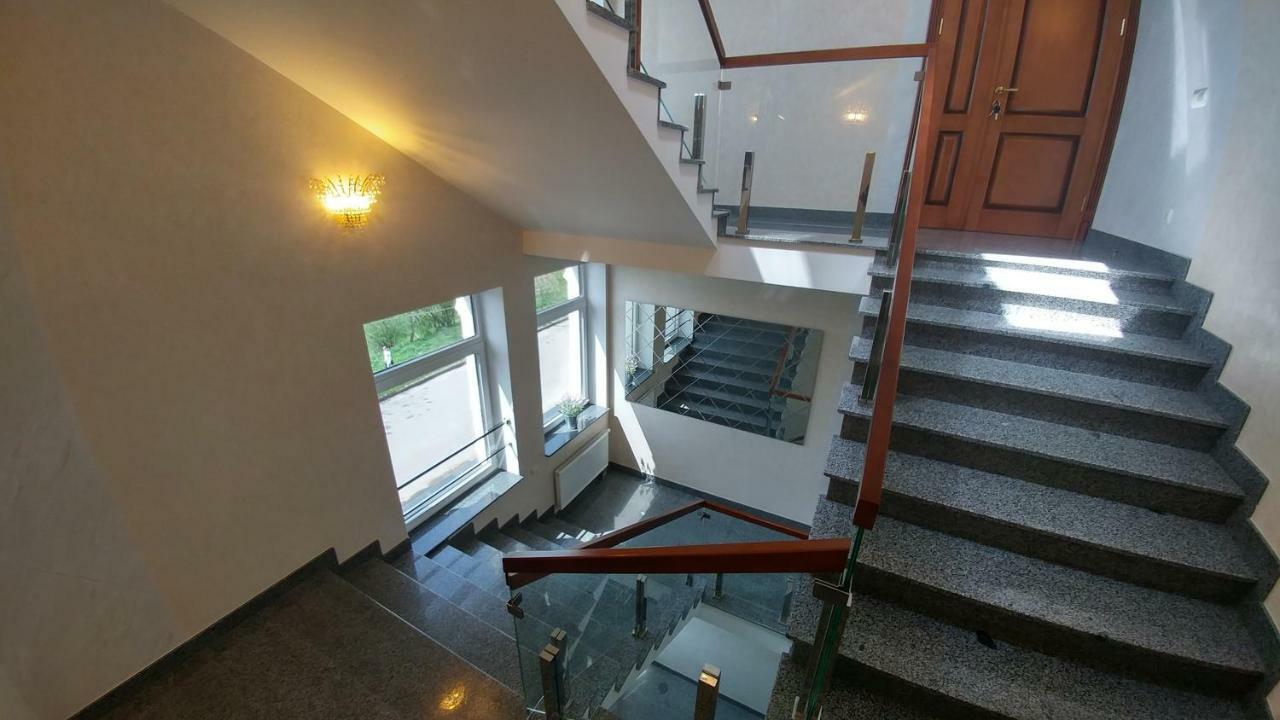 Hotel Meridian Brody Extérieur photo