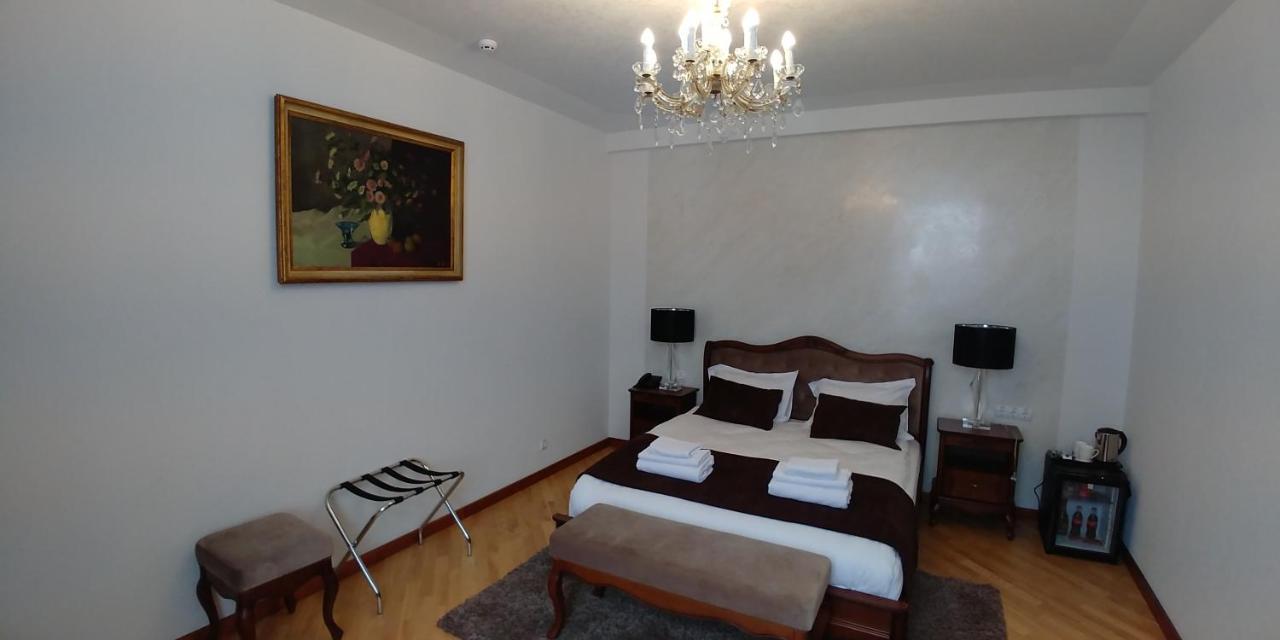 Hotel Meridian Brody Extérieur photo