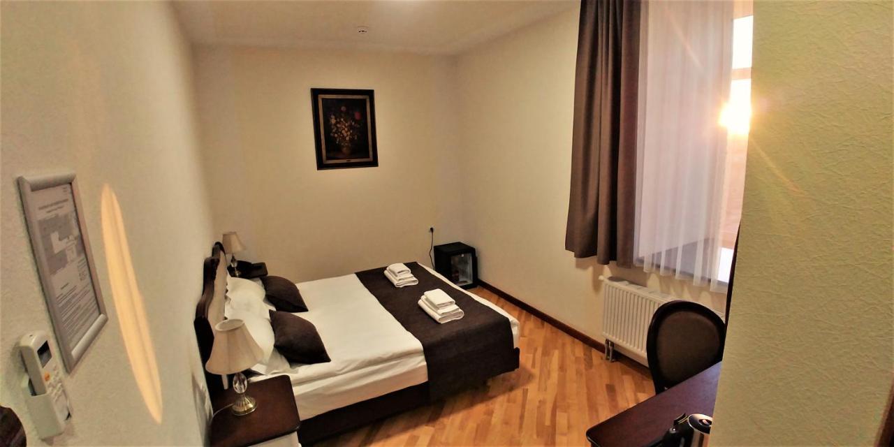 Hotel Meridian Brody Extérieur photo